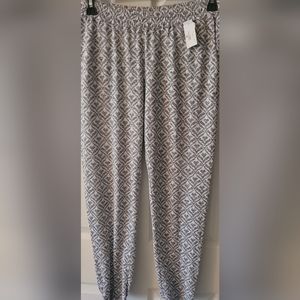 FREE with any bundle of 3 or more items. Pull-on Casual Pant